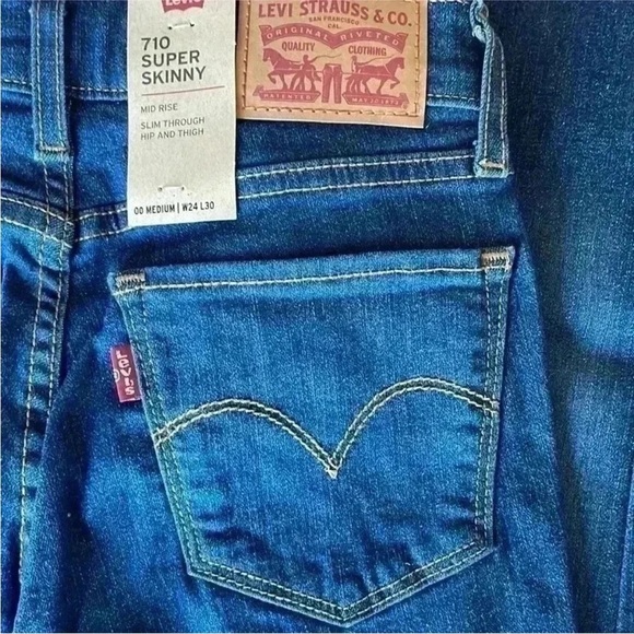 Levi's 710 Toronto Sights Super Skinny Jeans - Mid Rise Size 24 NWT - Picture 10 of 10
